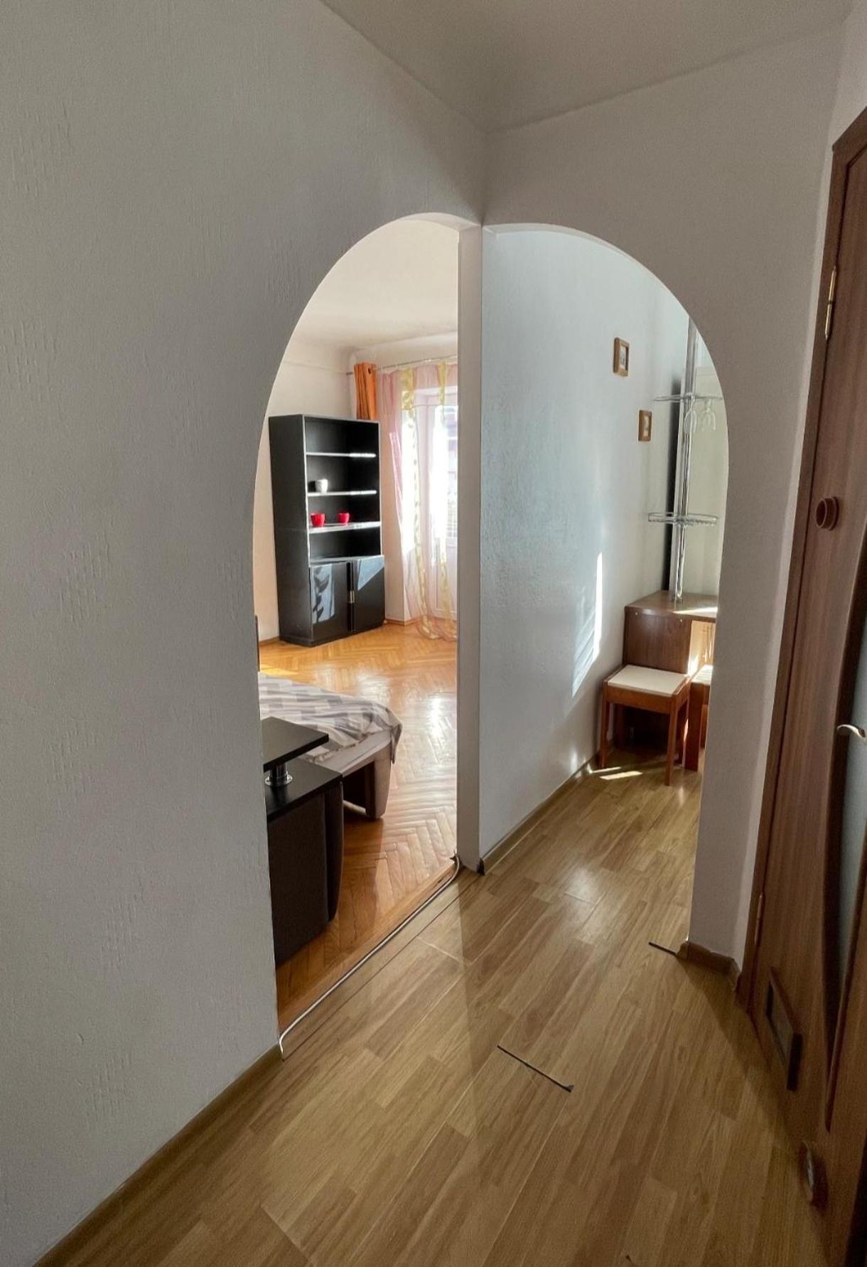 3- Х Комнатная Квартира В Центре Rivne Ngoại thất bức ảnh